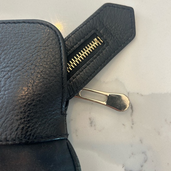 Burberry Black Leather and Canvas Tote 👜 - Picture 5 of 16